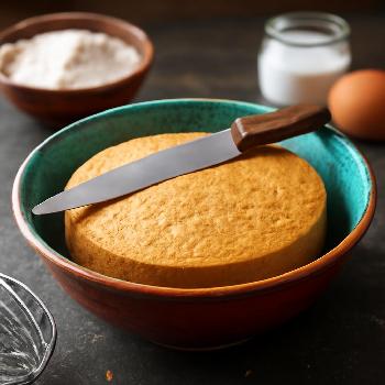 Leveling Cakes for Perfect Assembly