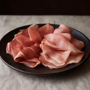 What is prosciutto cotto and crudo?