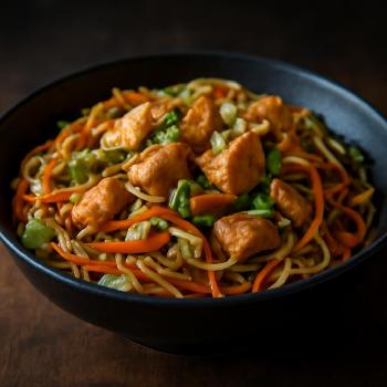 Classic Chicken Lo Mein