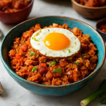 Kimchi Fried Rice (Kimchi Bokkeumbap)