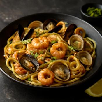 Classic Seafood Linguine